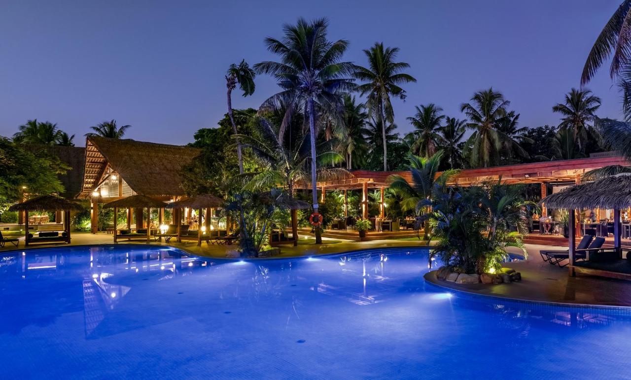 Resort Lomani Island & (adults Only)